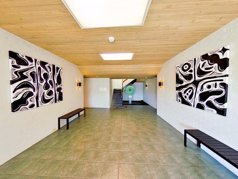 More Photos Of 113 Cumberland Ave, Madison Office For Lease