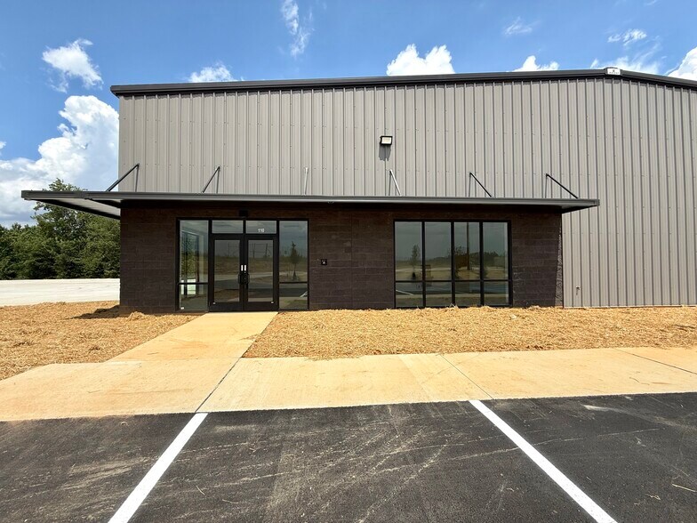 More Photos Of 100 War Birds blvd, Spartanburg Warehouse For Lease