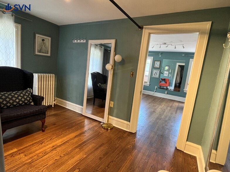 More Photos Of 217 S Third St, Geneva Storefront Retail Office For Lease