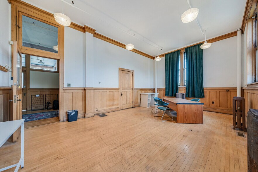 More Photos Of 4403 St Clair Ave, Cleveland Coworking Space