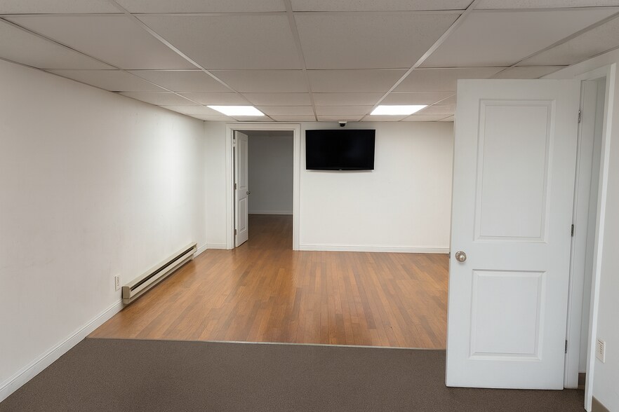 More Photos Of 4211-15 Leiper St, Philadelphia Light Manufacturing For Lease