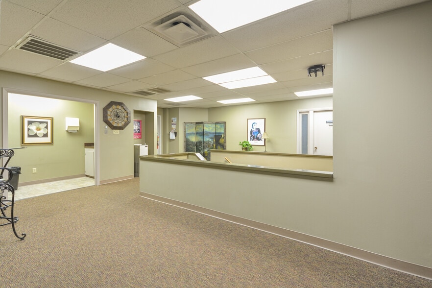 More Photos Of 4 Shackleford Plz, Little Rock Office For Sale