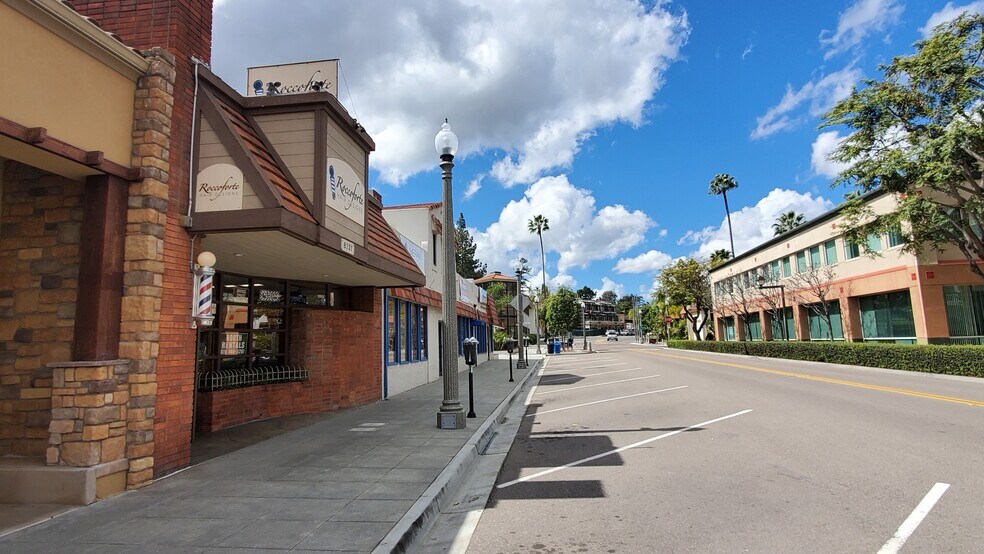 More Photos Of 8131 La Mesa Blvd, La Mesa Storefront For Lease