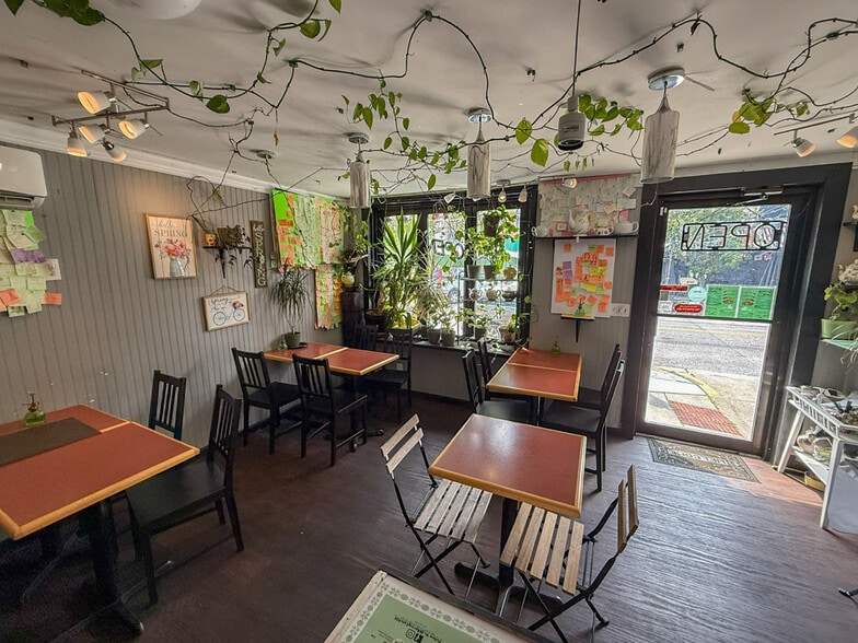 More Photos Of 900 W 36th St, Baltimore Storefront Retail Residential For Sale