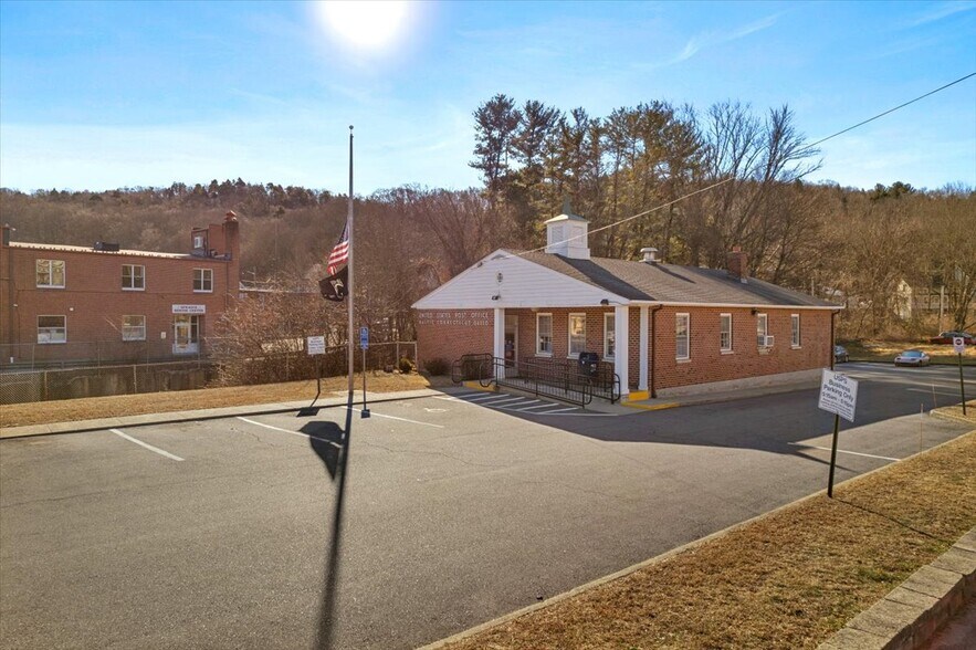 More Photos Of 2 Main St, Baltic Specialty For Sale