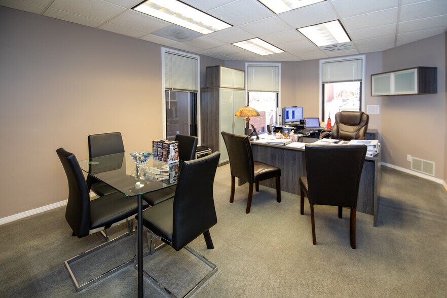 More Photos Of 515 Kimbark St, Longmont Office For Sale