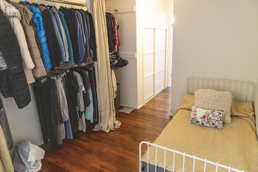 More Photos Of 2569 N Lincoln St, Burbank Multifamily For Sale