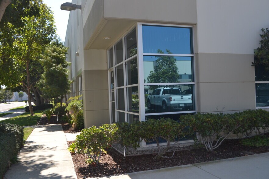 More Photos Of 2000 Cabot Pl, Oxnard Warehouse For Sale