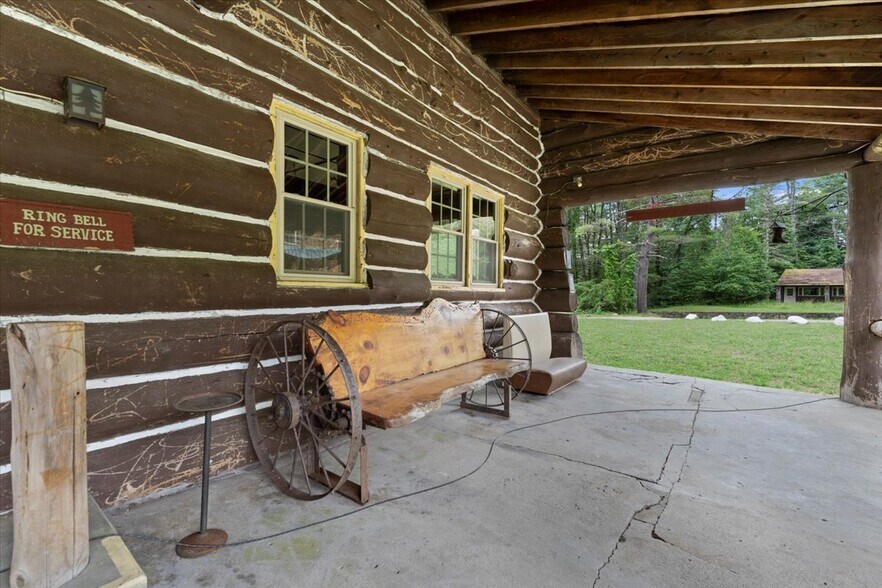 More Photos Of 746 Howe Rd, Lake Luzerne Hotel For Sale