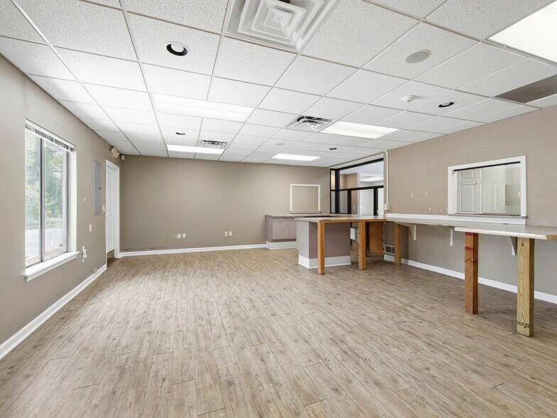 More Photos Of 1998 Hendersonville Rd, Asheville Medical For Sale