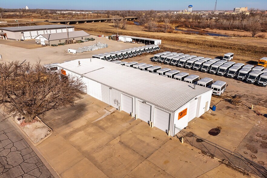 More Photos Of 130 E 10th Ave, South Hutchinson Industrial For Sale