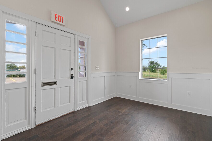 More Photos Of 3605 Interstate 30, Mesquite Medical For Lease