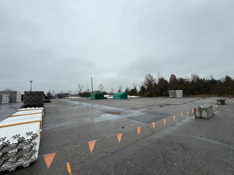 More Photos Of 6702 Enterprise Dr, Louisville Land For Lease