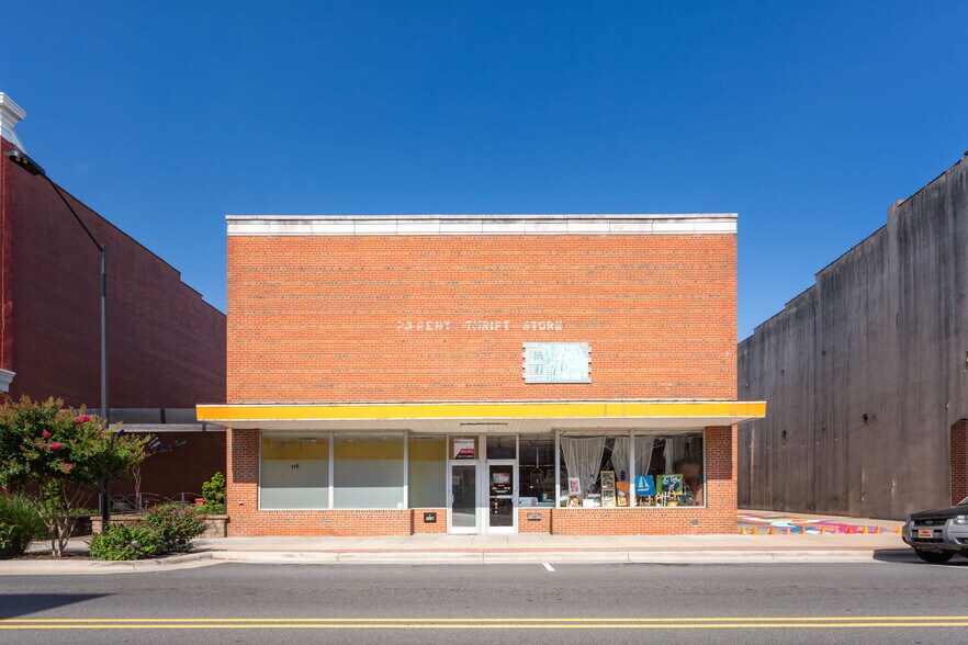 Primary Photo Of 118 S Scales St, Reidsville Medical For Lease