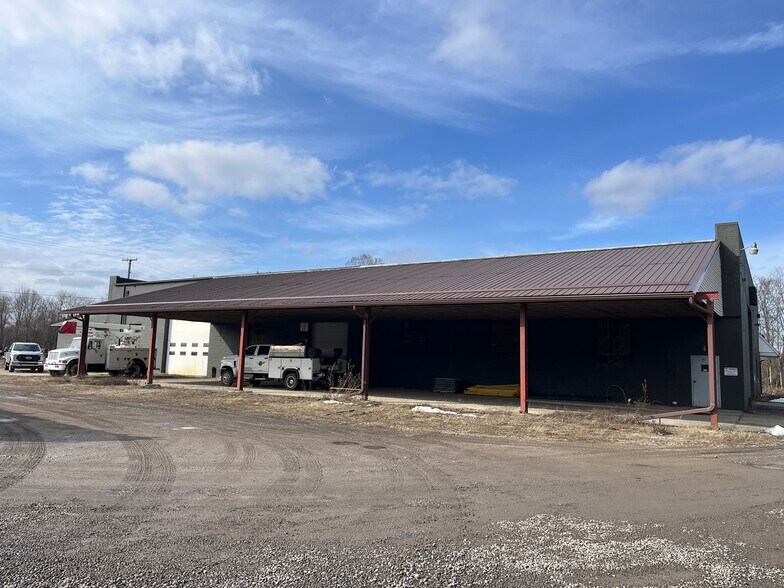 More Photos Of 144 Niles Ave, Waynesburg Warehouse For Lease