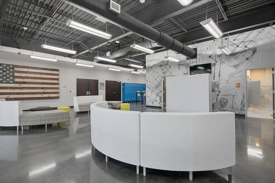 More Photos Of 2847 Bridgewood Dr, Fayetteville Office For Sale