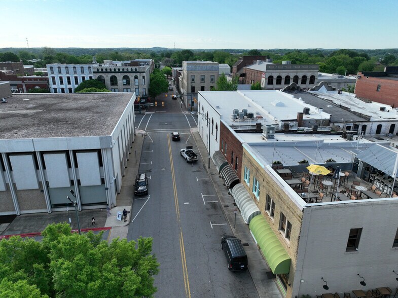 More Photos Of 113 W Fisher St, Salisbury Storefront Retail Office For Lease