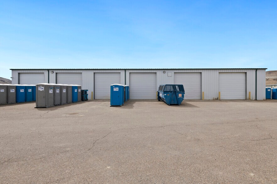 More Photos Of 44-46 Wilkins Peak Dr, Rock Springs Warehouse For Sale