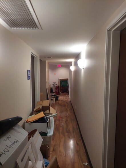 More Photos Of 18511 Sherman Way, Reseda Medical For Lease