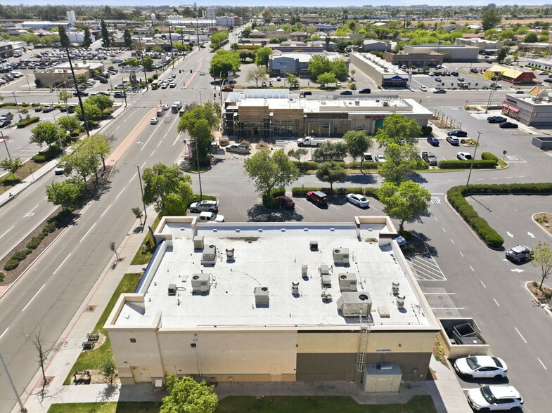 More Photos Of 410 N 11th Ave, Hanford General Retail For Sale