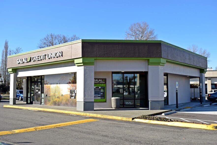 More Photos Of 640-680 Strander Blvd, Tukwila General Retail For Lease