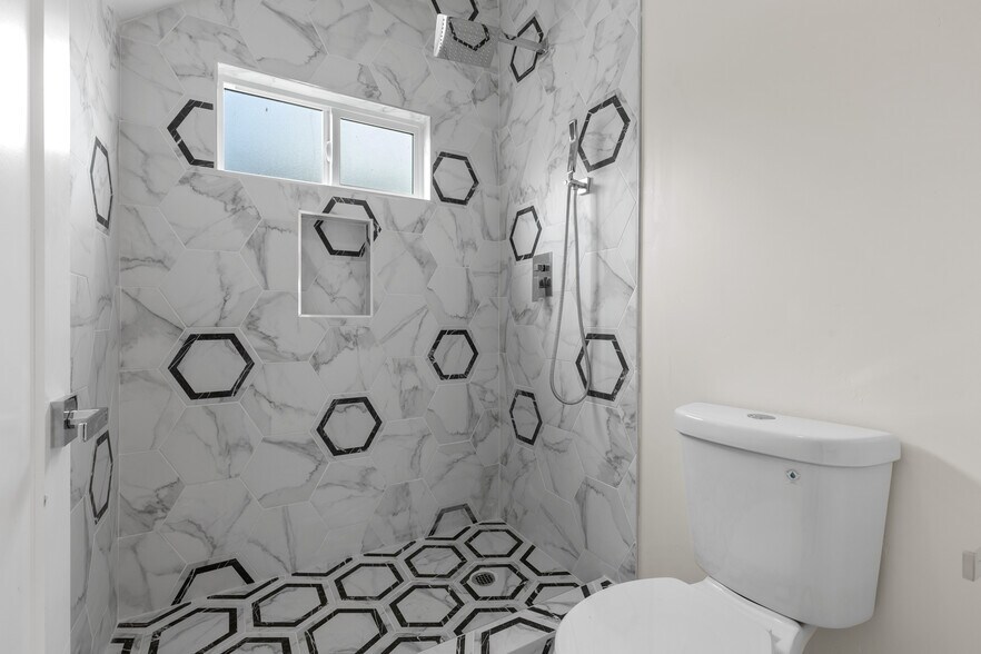 More Photos Of 6144 Pontiac St, San Diego Apartments For Sale