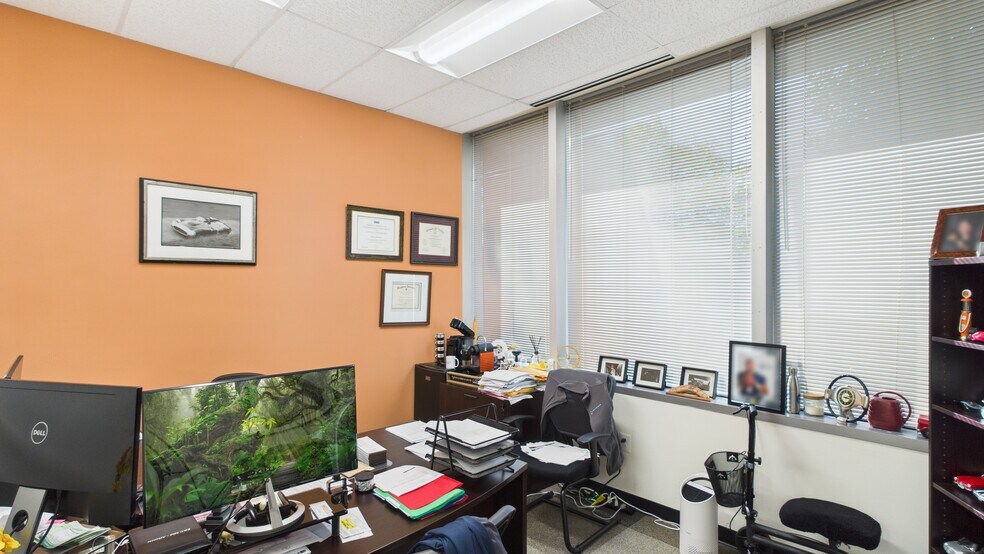 More Photos Of 14012-14018 Sullyfield Cir, Chantilly Medical For Lease