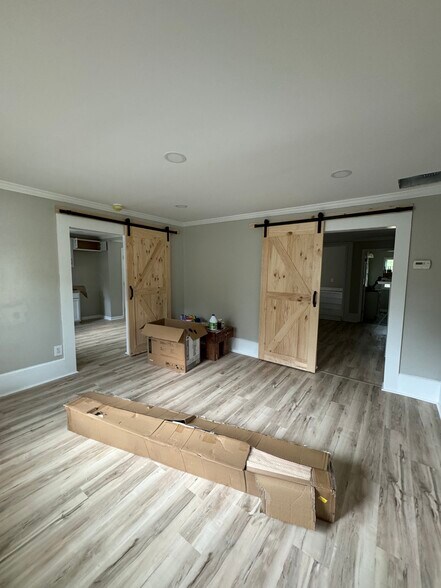 More Photos Of 5755 Stonewall Tell Rd, Atlanta Office For Sale