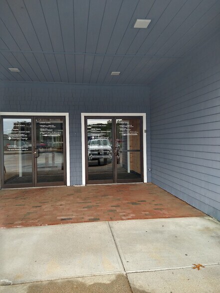More Photos Of 140 Point Judith Rd, Narragansett Storefront Retail Office For Sale