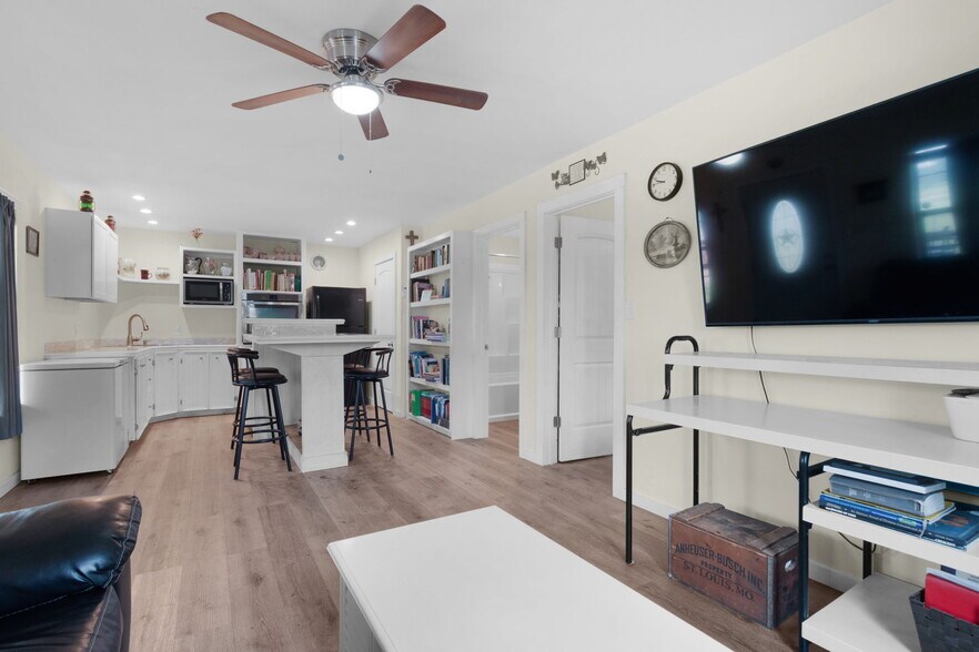 More Photos Of 310 Cortez Trl, Buchanan Dam Trailer Camper Park For Sale