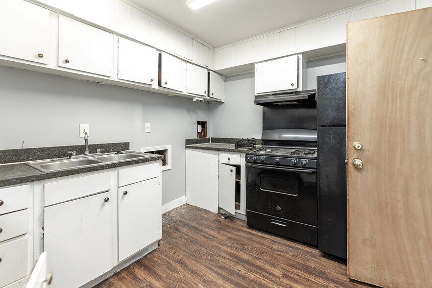 More Photos Of , Memphis Multifamily For Sale