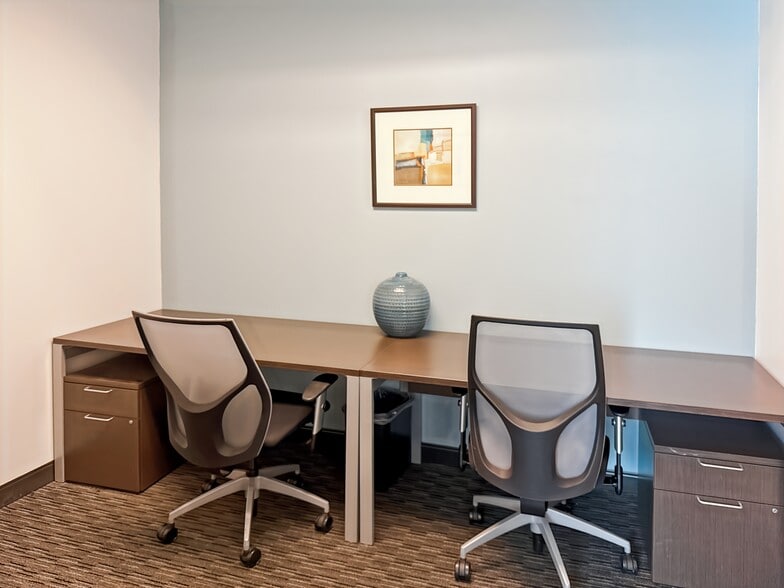 More Photos Of 10200 Forest Green Blvd, Louisville Coworking Space