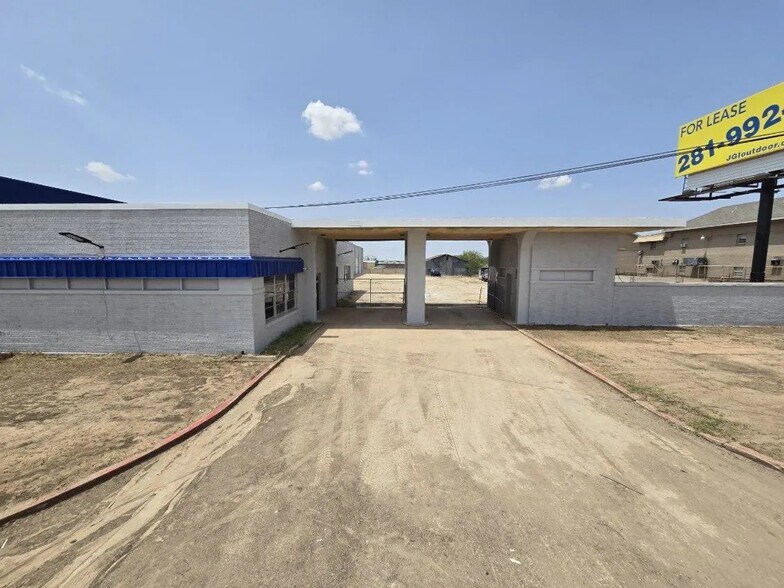 More Photos Of 3418 W Highway 80, Big Spring Warehouse For Lease