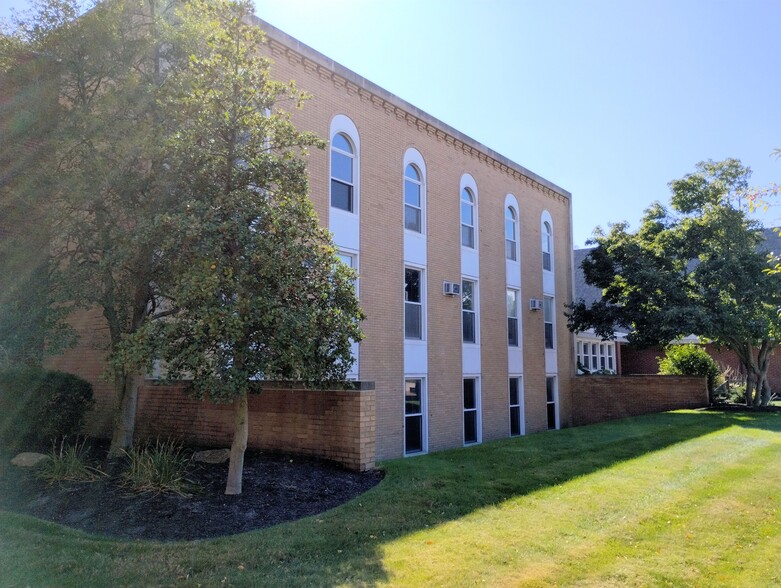 Primary Photo Of 15 Mentor Ave, Painesville Office For Lease