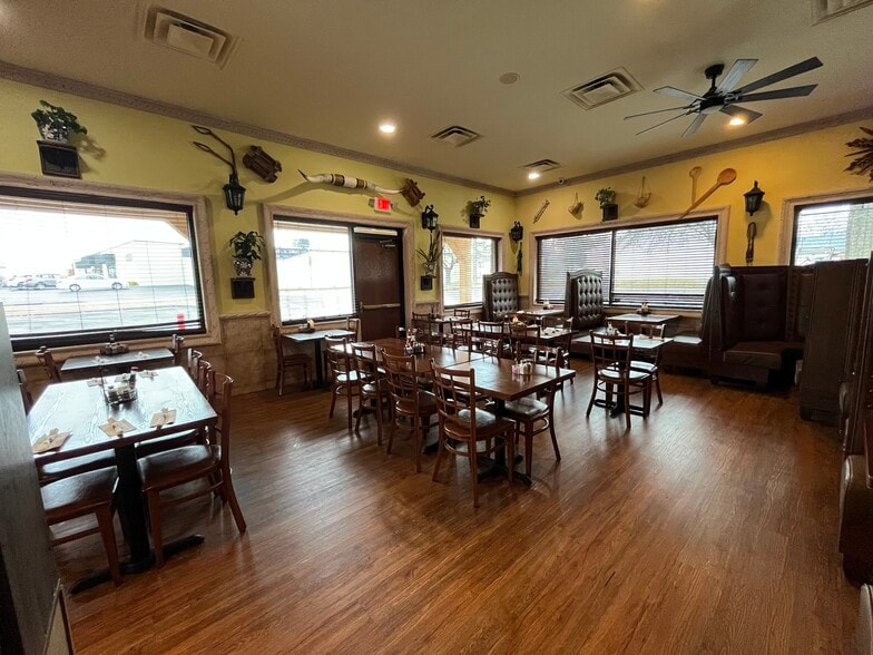 More Photos Of 805 Old Fort Pky, Murfreesboro Freestanding For Lease