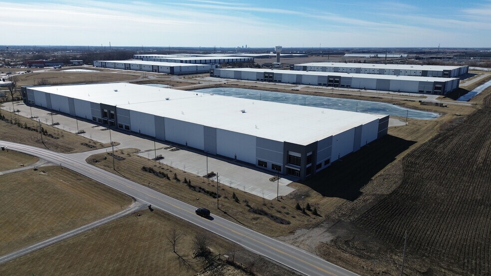 More Photos Of 2600 20th Ave SW, Altoona Distribution For Lease