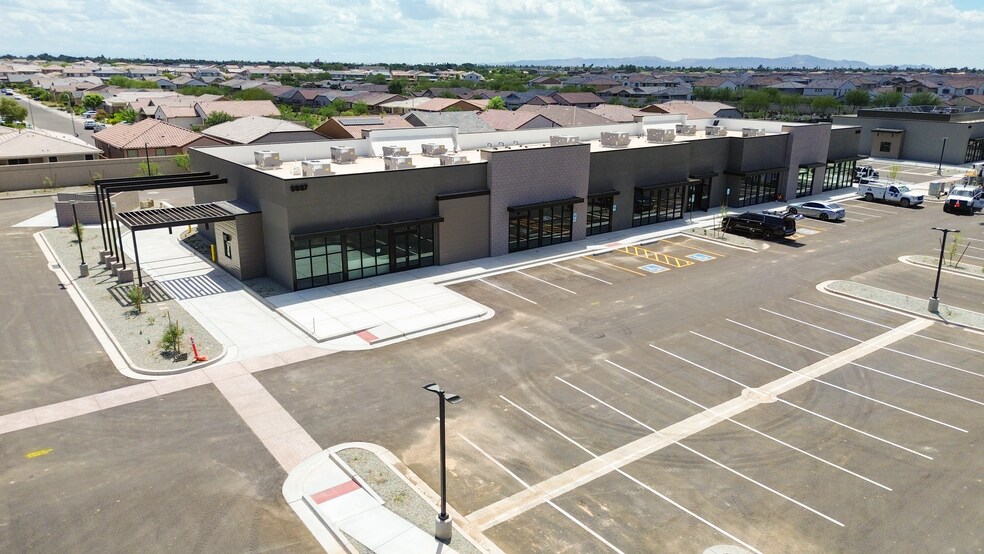 More Photos Of 5937 91st Ave, Glendale General Retail For Sale
