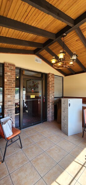 More Photos Of 701 N Martin Luther King Jr Hwy, Mexia Restaurant For Sale
