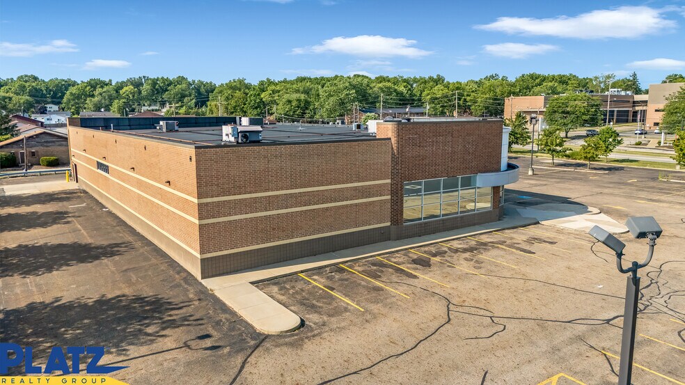 More Photos Of 2229 E State St, Salem Drugstore For Sale