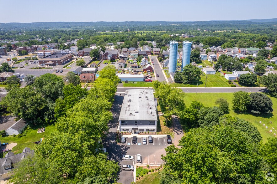 More Photos Of 300 Penn St, Pennsburg Apartments For Sale