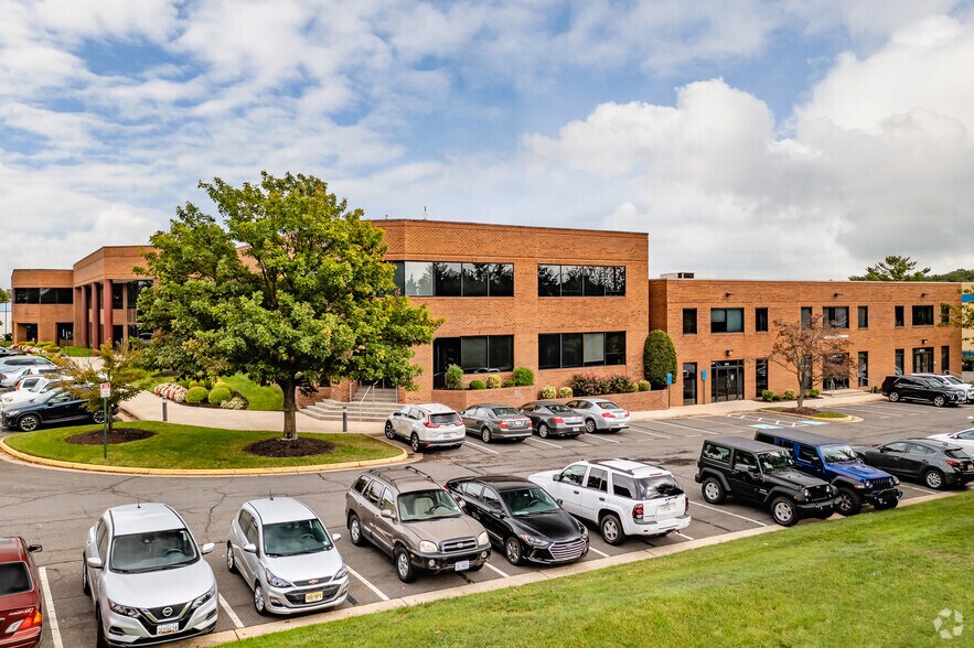 More Photos Of 14325 Willard Rd, Chantilly Office For Lease