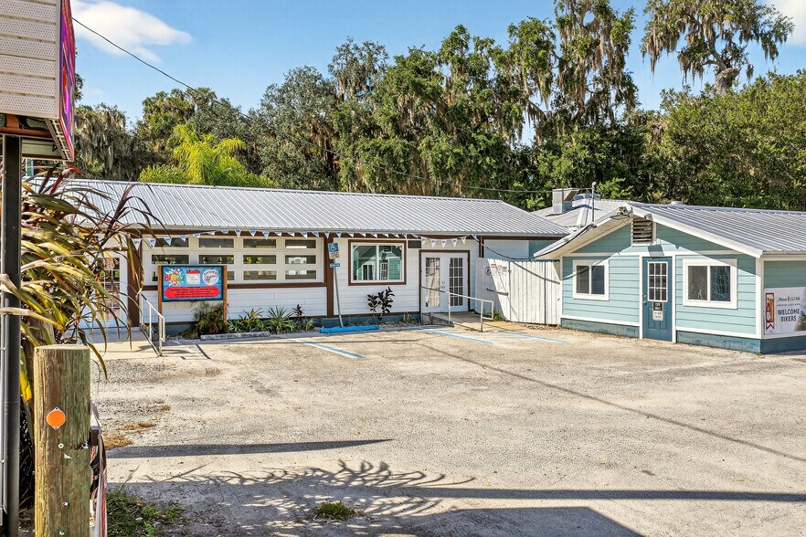 More Photos Of 765 3rd Ave, Welaka Restaurant For Sale