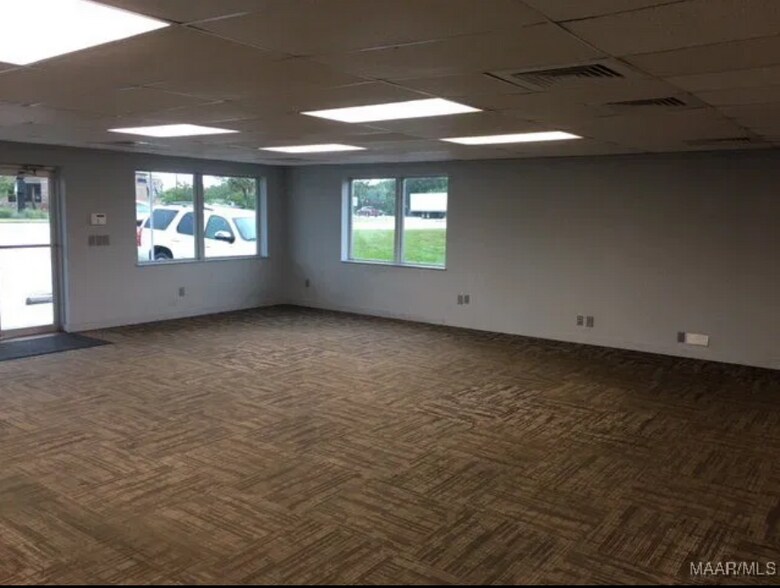 More Photos Of 1015 River Falls St, Andalusia Office For Sale