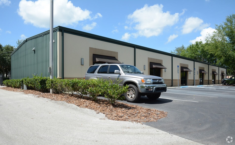 More Photos Of 1917-1927 Passero Ave, Lutz General Retail For Lease