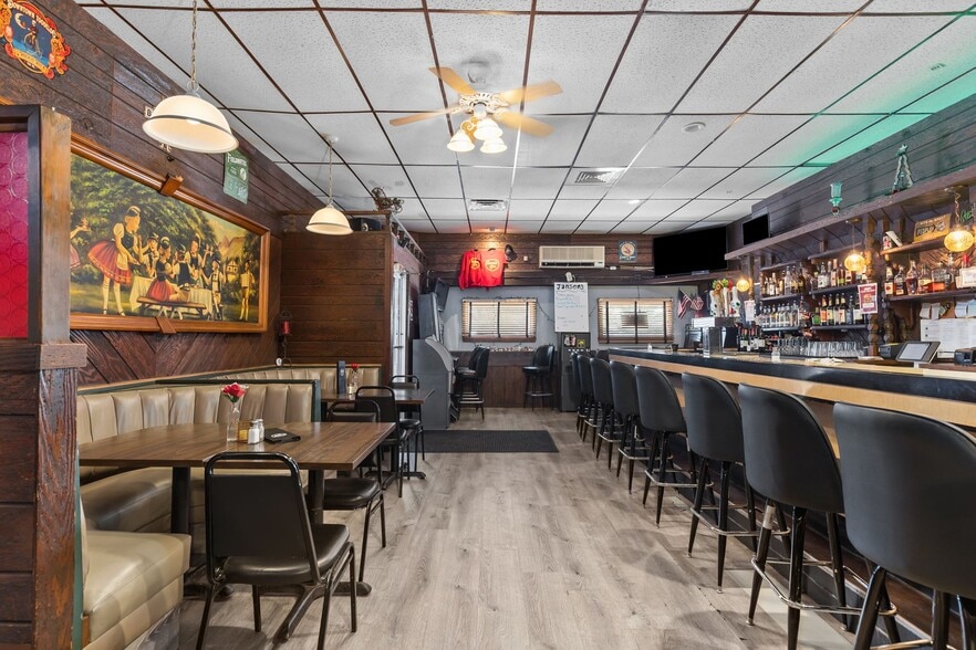 More Photos Of 344 Bowen St, Oshkosh Restaurant For Sale