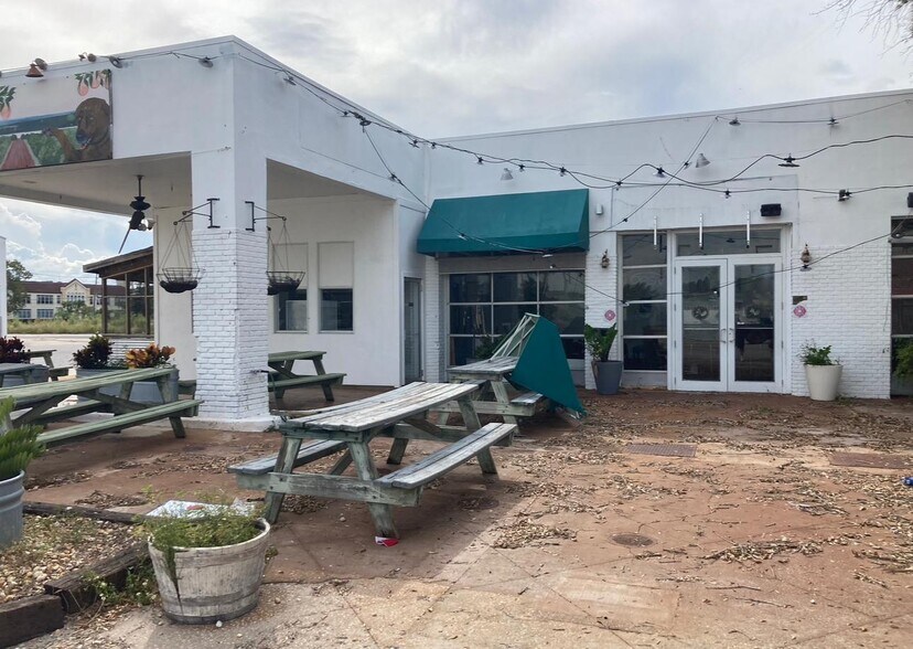 More Photos Of 3 N Scenic Hwy, Frostproof Garden Center For Lease