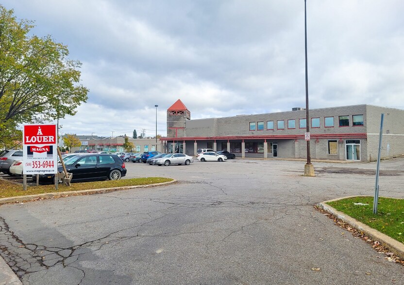 Primary Photo Of 6253-6261 Des Laurentides Boul, Laval General Retail For Lease