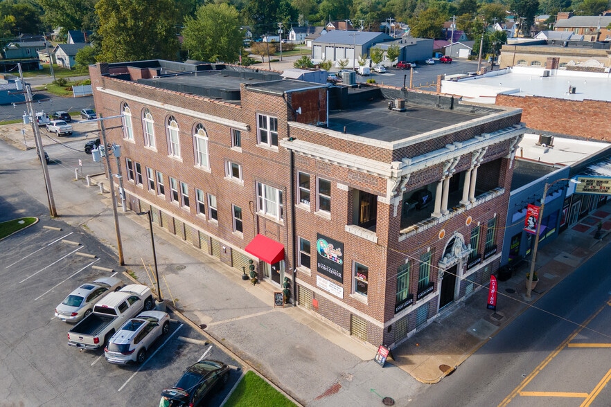 More Photos Of 1329 Walnut St, Murphysboro Office For Sale