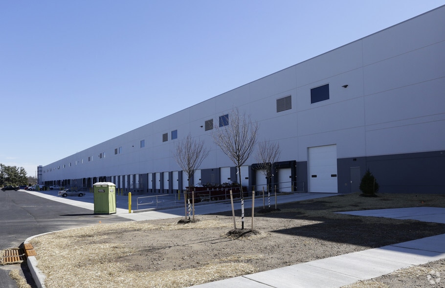 More Photos Of 1620 River Rd, Burlington Warehouse For Lease