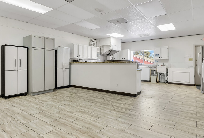 More Photos Of 306 W 24th St, Bryan Daycare Center For Sale